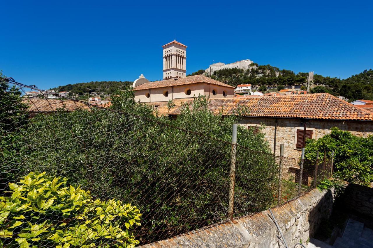 Apartment And Studios Happy Place Hvar Town Exterior foto