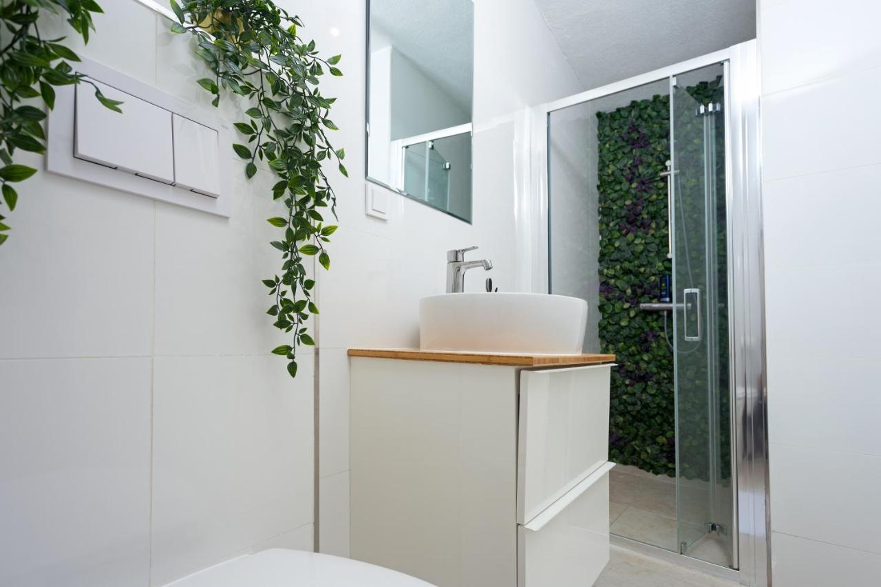Apartment And Studios Happy Place Hvar Town Exterior foto
