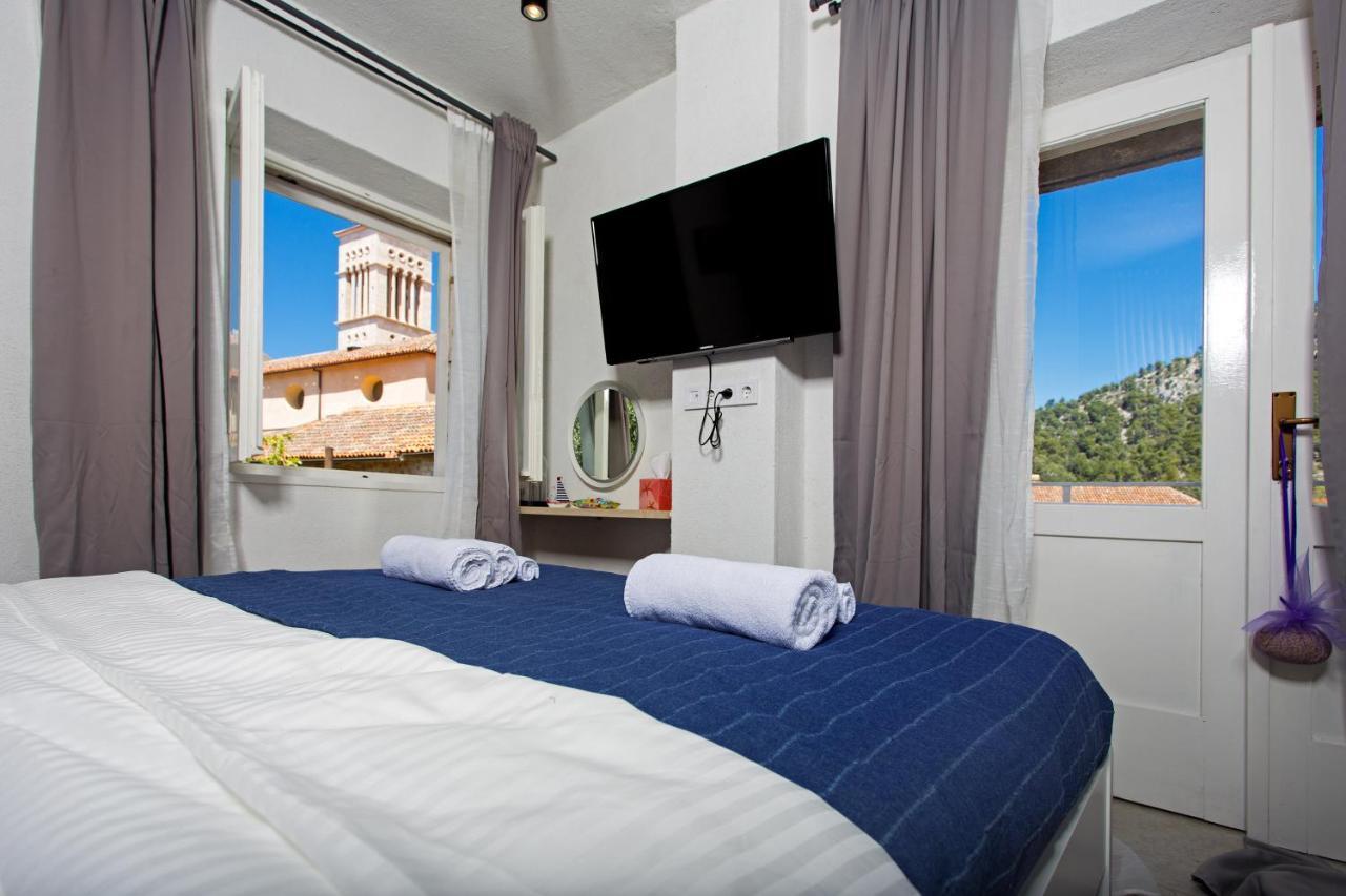 Apartment And Studios Happy Place Hvar Town Exterior foto