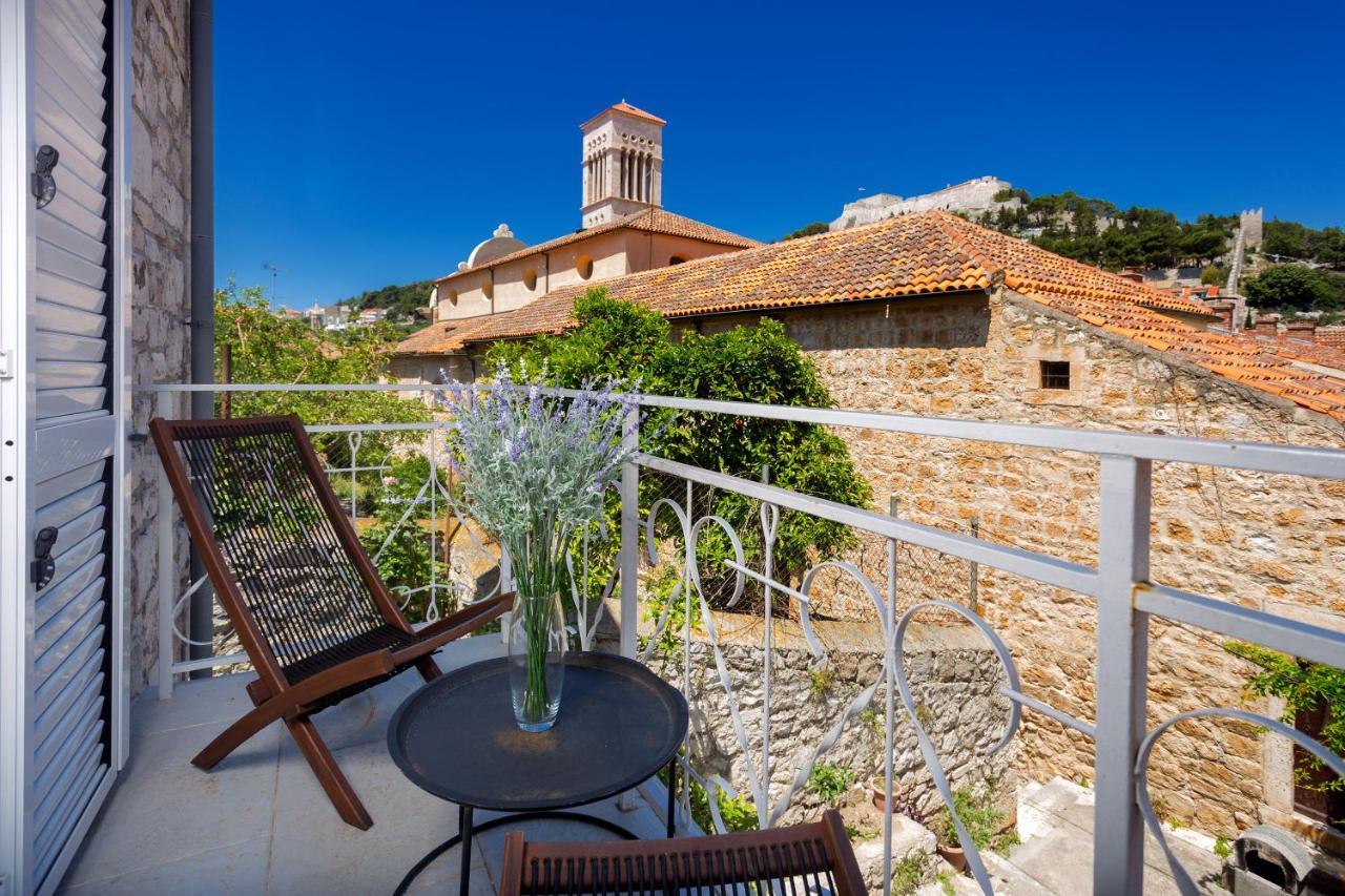 Apartment And Studios Happy Place Hvar Town Exterior foto