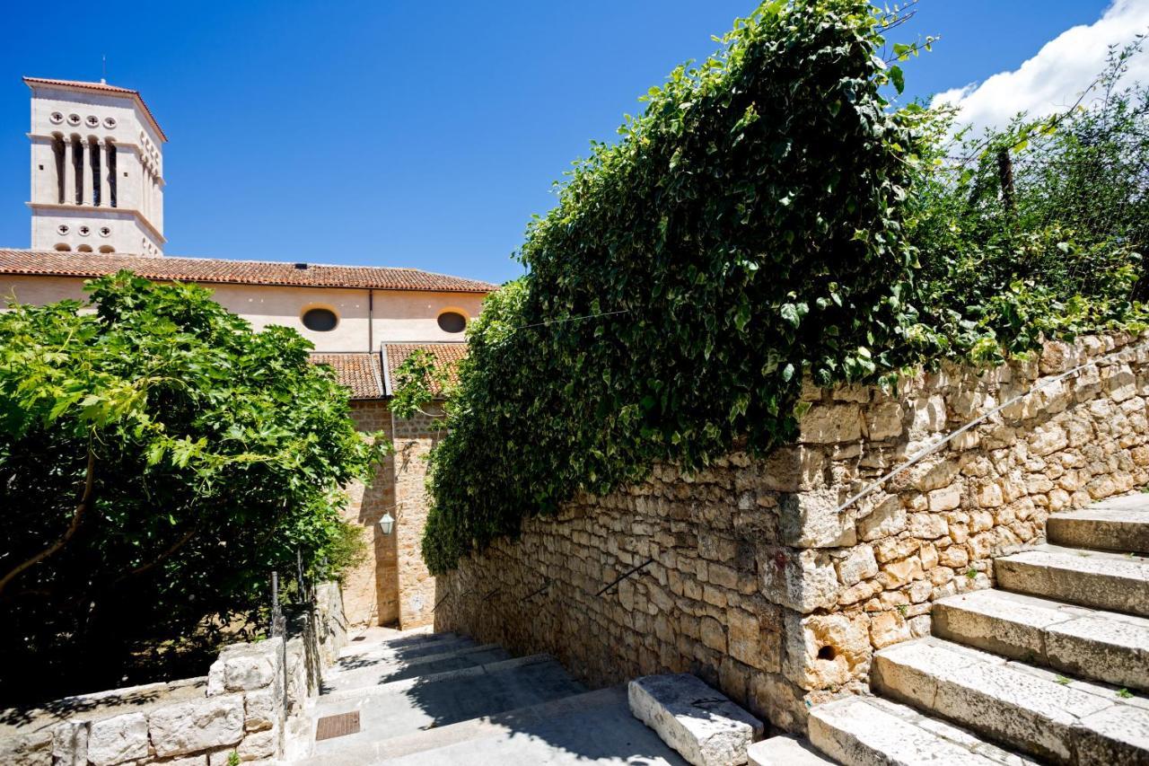 Apartment And Studios Happy Place Hvar Town Exterior foto